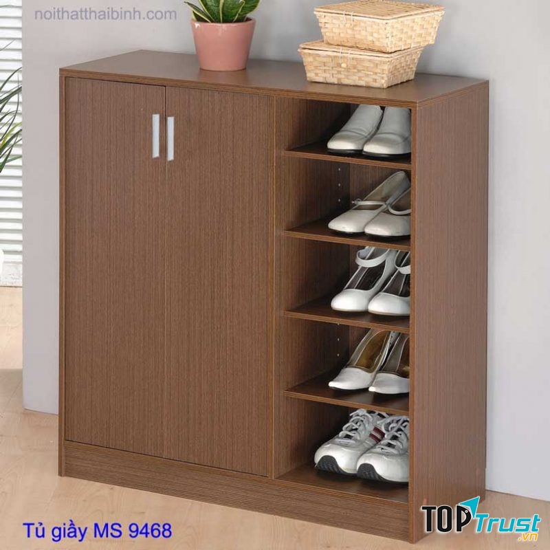 Chiếc tủ xinh xắn, ngăn nắp gọn gàng tôn thêm vẻ đẹp căn nhà