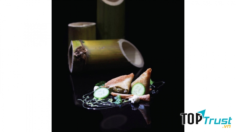 Noir ﻿– Dining in the dark