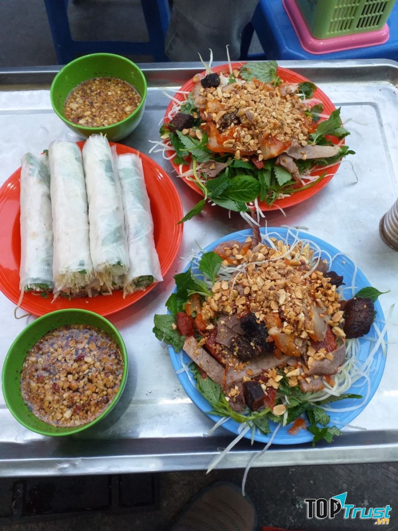 Nộm bò khô bánh bột lọc