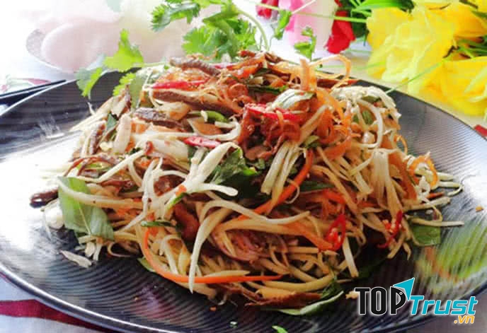 Nộm đu đủ bò khô