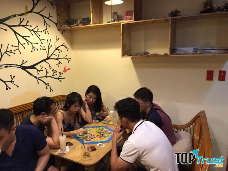 Nona Cafe & Boardgame