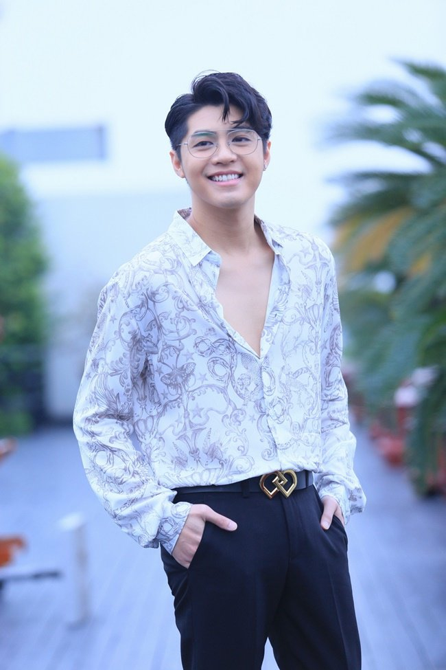 Nụ cười tỏa nắng của Noo Phước Thịnh