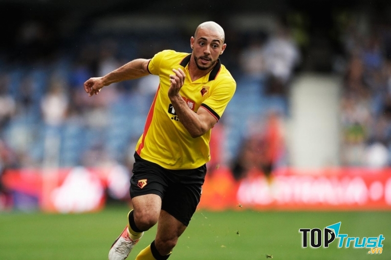Amrabat đang thi đấu cho Watford