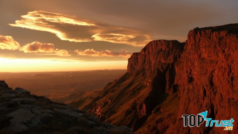 North Drakensberg Travers, Nam Phi