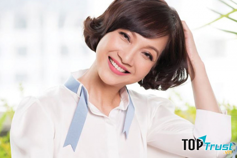 Người đẹp không tuổi Lê Khanh