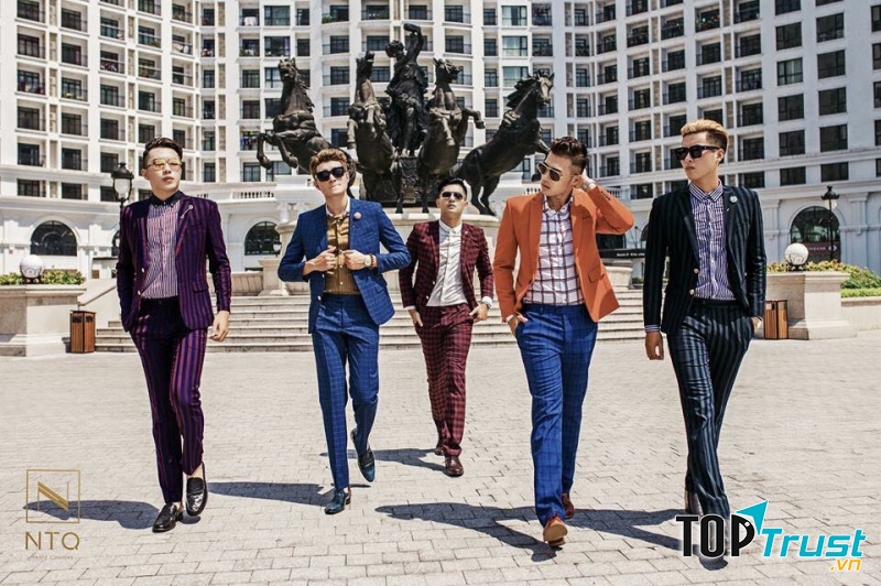 Vest nam của shop đa dạng về màu sắc, kiểu dáng, chất liệu.