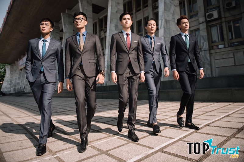 Các mặt hàng ở NTQ chủ yếu là đồ âu công sở và vest cưới