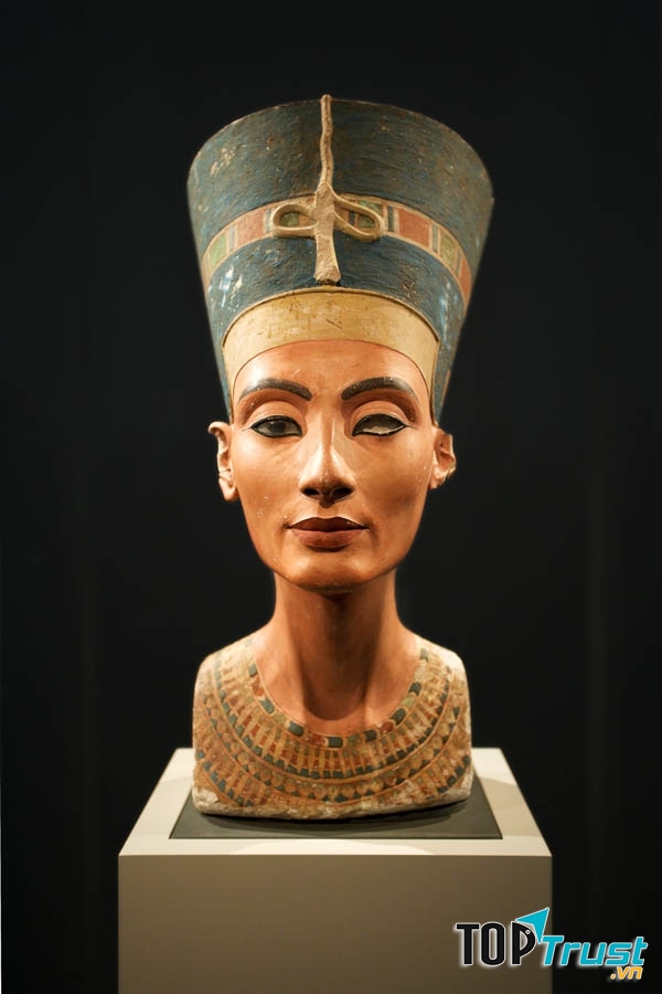 Tượng bán thân Nữ hoàng Nefertiti