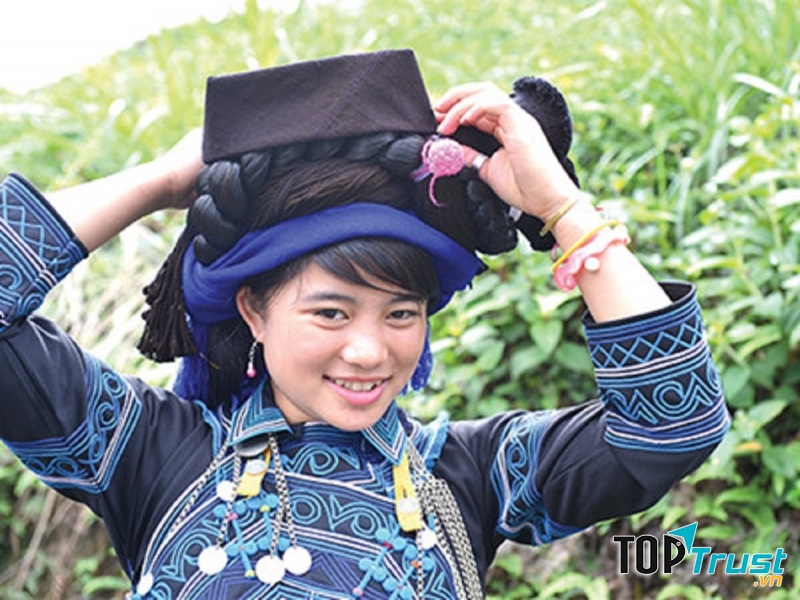 Nữ phục Hà Nhì đen
