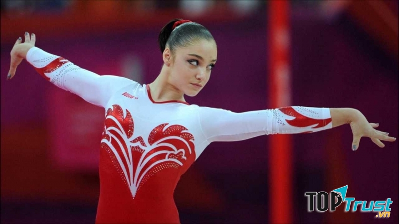Aliya Mustafina sinh trưởng trong một gia đình có truyền thống về thể thao