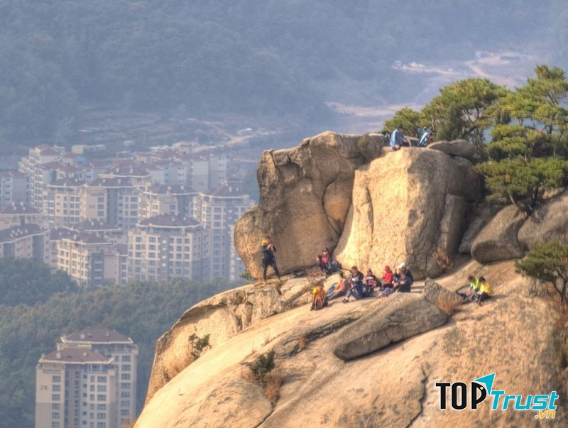 Từ đây bạn có thể thấy bao quát vẻ đẹp của Seoul