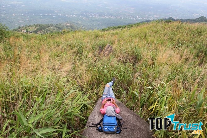 Đường lên đỉnh núi Chứa Chan