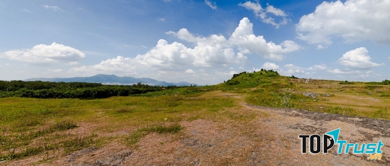 Núi Đất