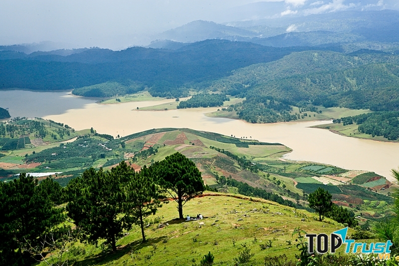 Nhìn từ đỉnh Langbiang