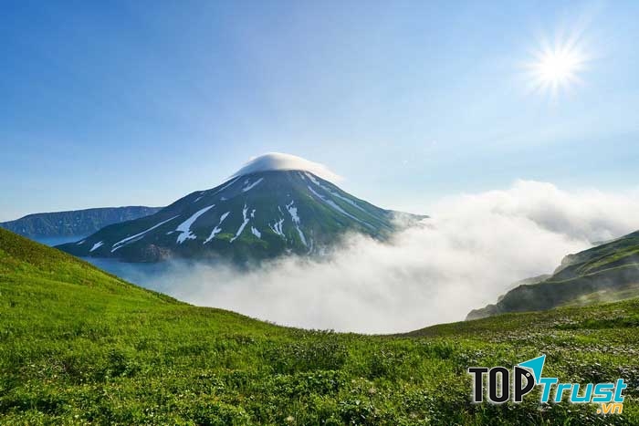 Núi lửa Krenitsyn trên đảo Onekotan