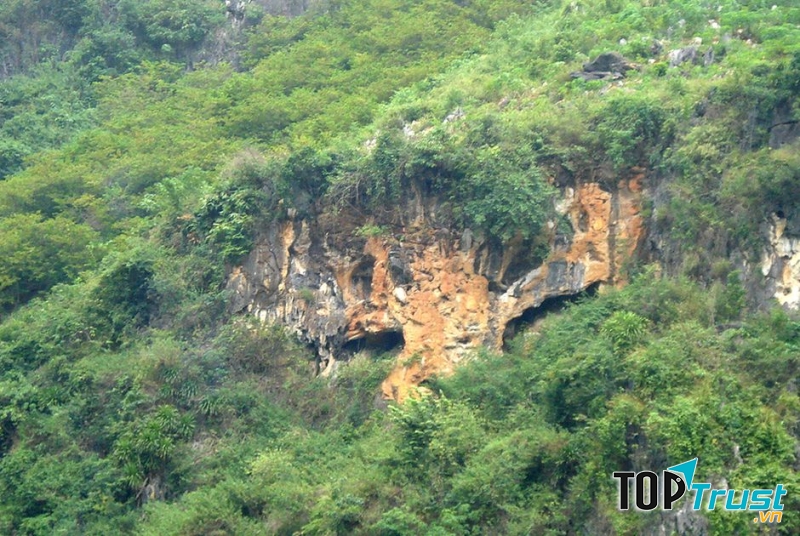 Núi mặt quỷ