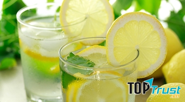 Nước chanh rất giàu vitamin C và khoáng chất