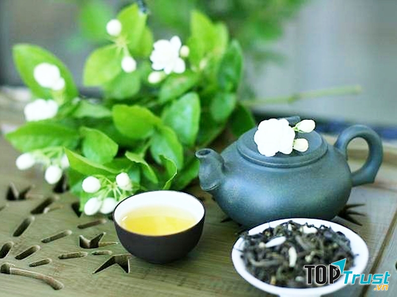 Nước chè có nhiều tác dụng tốt cho cơ thể