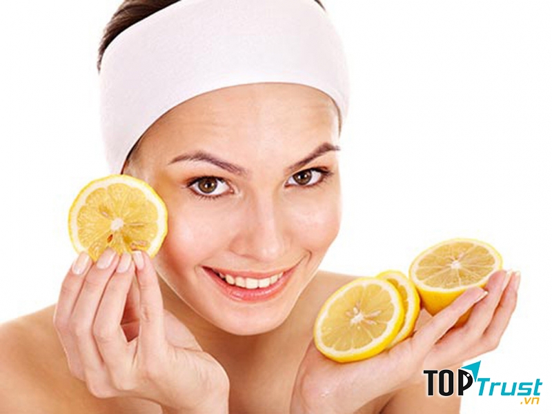 Chanh được dùng rất nhiều cho việc trị các vết thâm mụn.