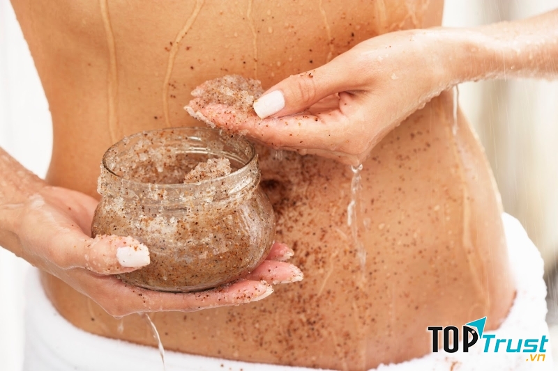 Trị rạn da bằng nước cốt chanh, đường và dầu hạnh nhân