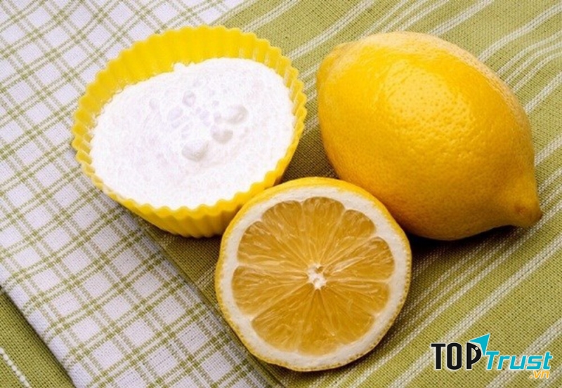 Nước cốt chanh và baking soda (thuốc muối)