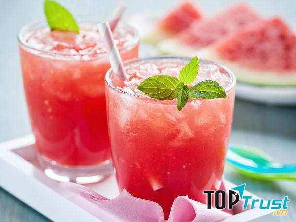 Nước ép dưa hấu là lựa chọn tuyệt vời cho những ngày hè nóng bức