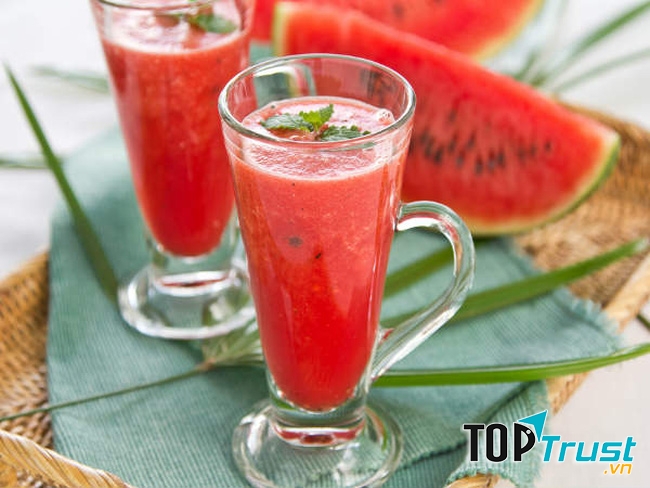 Nước ép dua hấu phù hợp cho mọi lưa tuổi