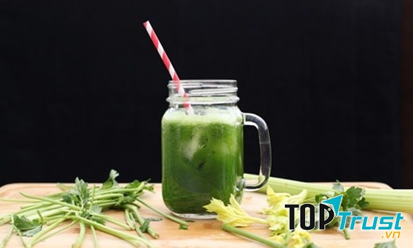Nước ép rau xanh rất giàu chất xơ có ích