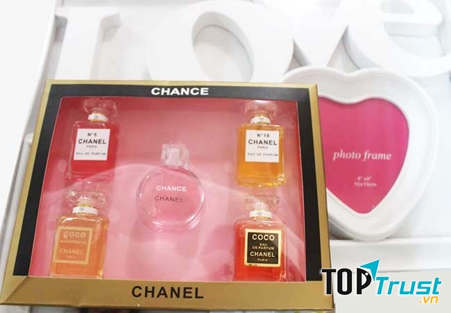 Nước hoa là một món quà thiết thực cho Valentine