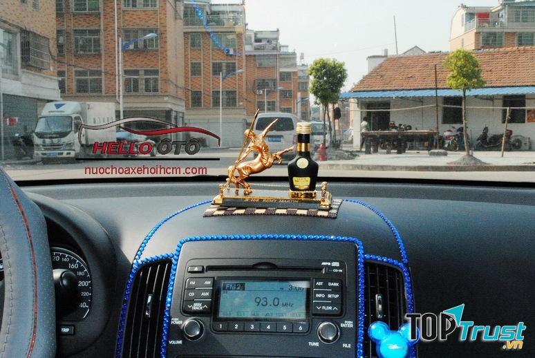 Nước hoa trên ô tô mang ý nghĩa phong thủy rất tích cực