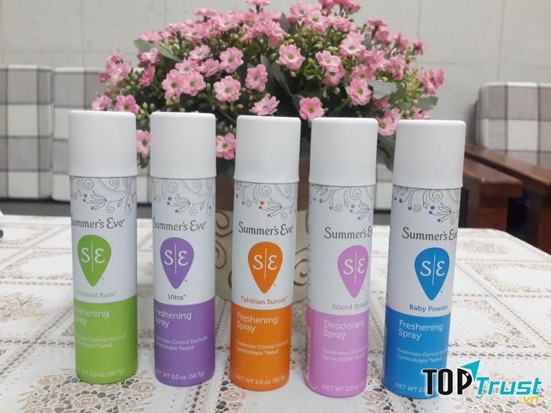 Summer’s Eve có khả năng giữ khô ráo, giảm đi những nguyên nhân gây ngứa và mùi hôi khó chịu ở vùng kín nhờ vào công thức chứa Vitamin E và Neutress.