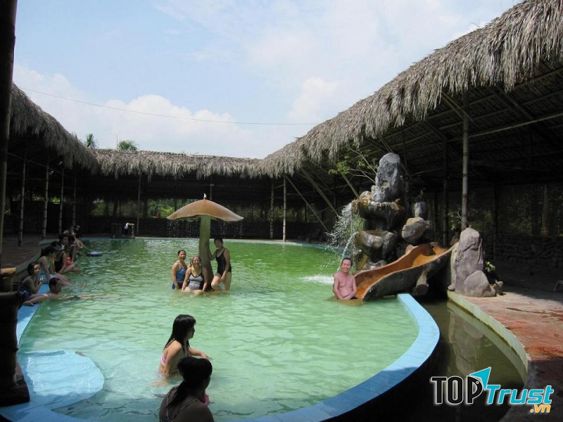 Nước khoáng nóng Thanh Thuỷ