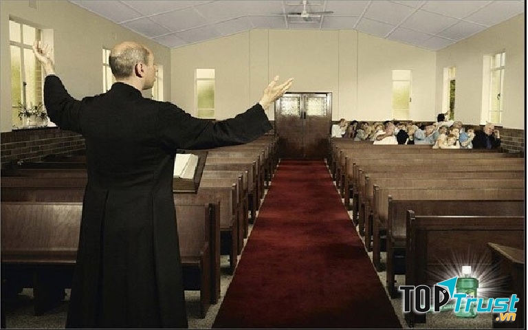 Vị cha xứ có lẽ phải cần đến nước súc miệng Listerine