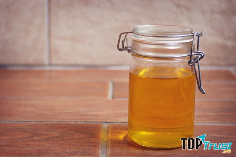 Nước tiểu có màu đậm