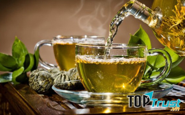Nước trà xanh chữa đau răng hiệu quả