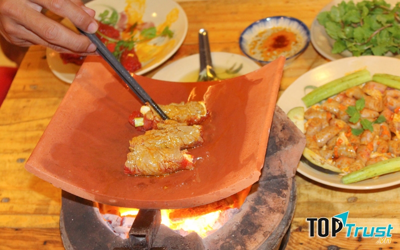 Nướng ngói Kuken 79 là địa chỉ được khá nhiều người lựa chọn khi tới Nha Trang.
