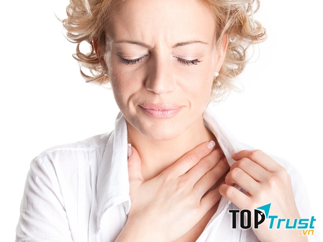 Nuốt nước bọt thường xuyên