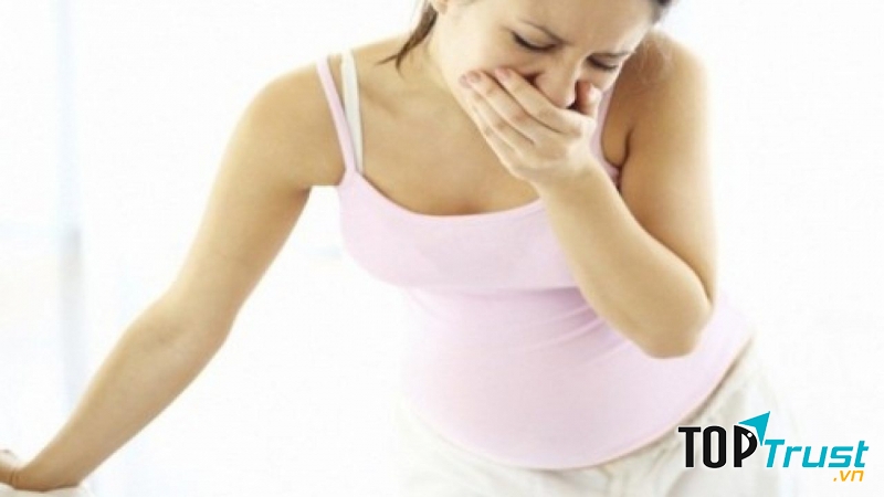 Uống một cốc sữa nóng trước khi đi ngủ để giảm ợ chua