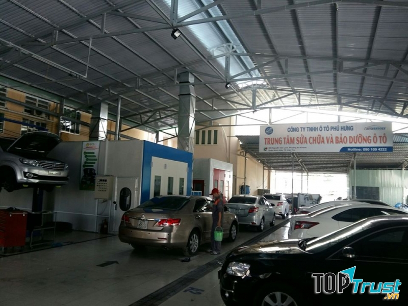 Ô Tô Phú Hưng.
