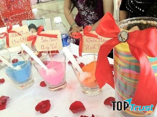 Cát mà trang trí tiệc cuới tại Oanh shop