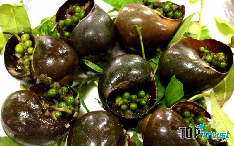 Ốc bươu nướng tiêu xanh