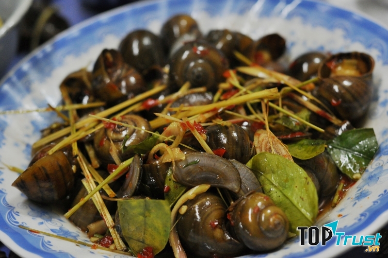 Ai có thể cưỡng lại bát ốc hấp dẫn thế này?