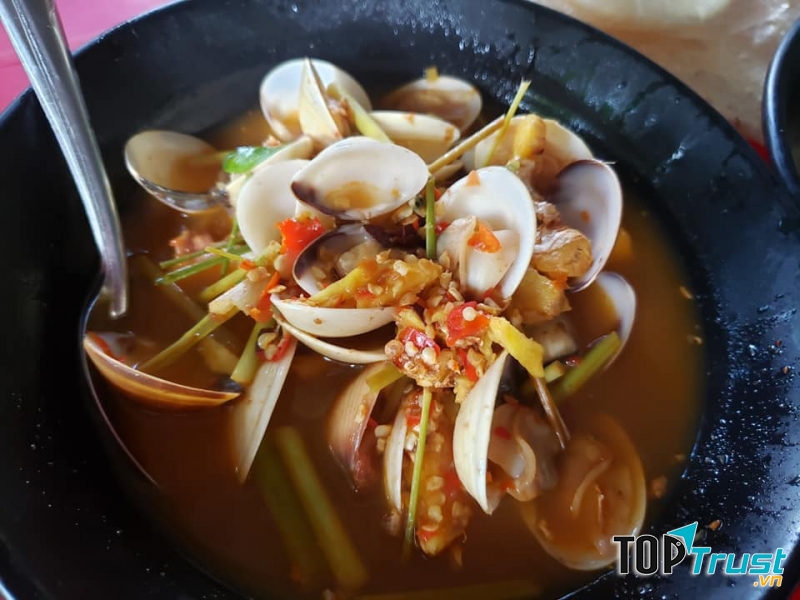 Trìa sốt Thái cay