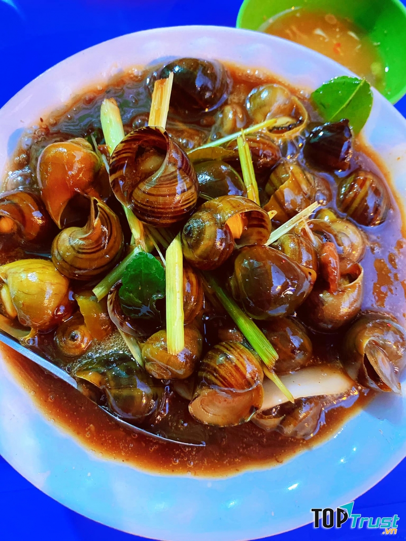 Ốc Ngọc Loan