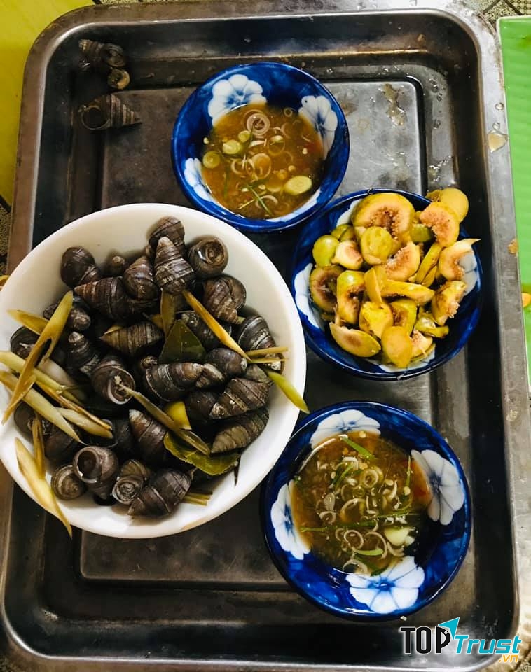 Quán ốc Nguyễn Huệ