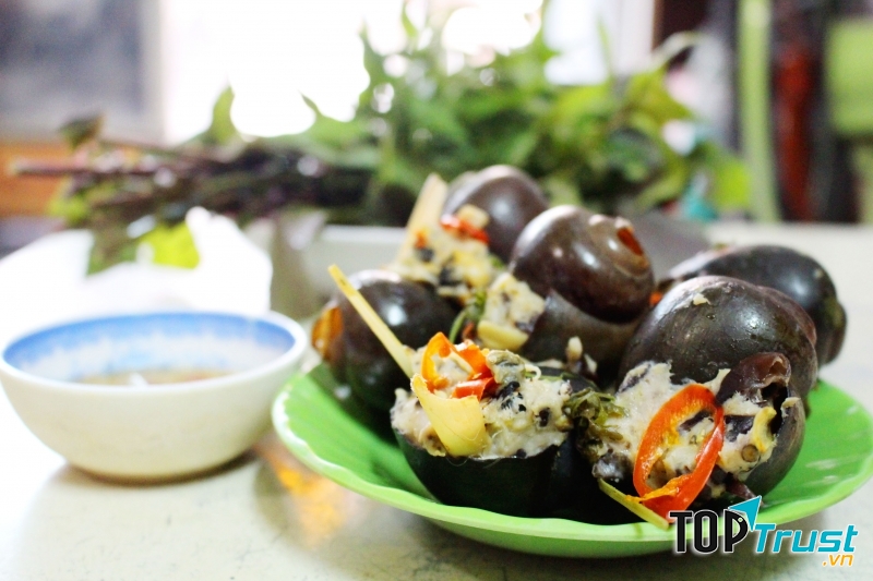 Ốc nhồi hấp lá gừng