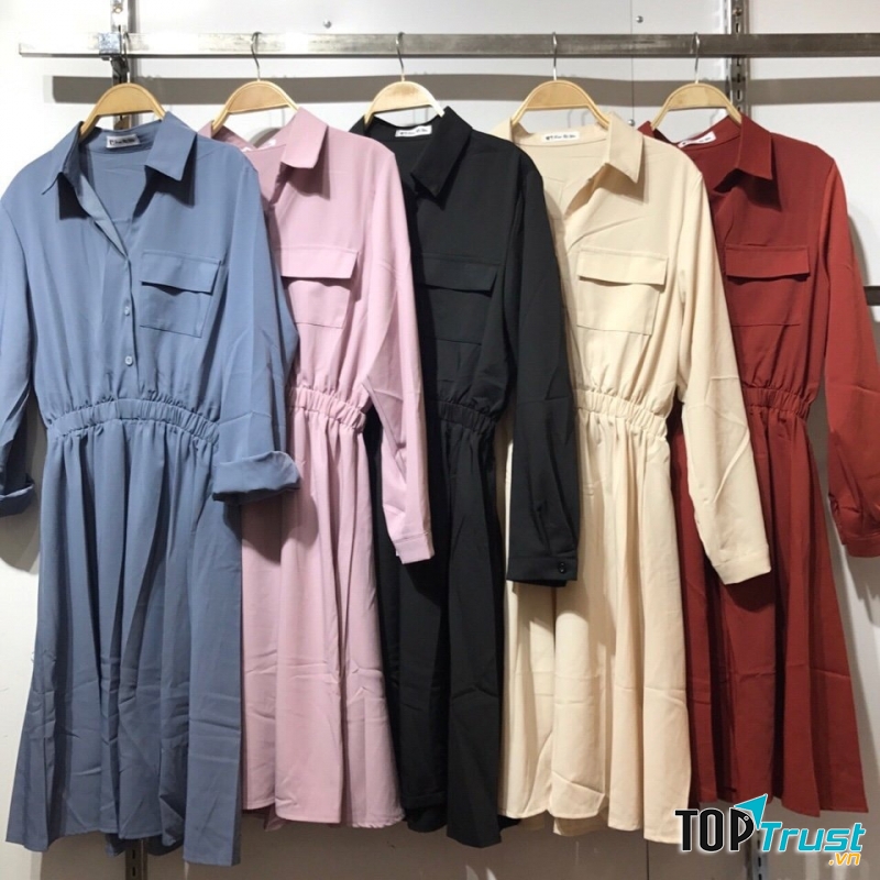 Shop thiên về các loại đầm, áo, chân váy mang một chút hơi hướng công sở