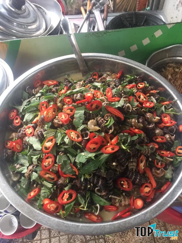 Ốc nóng quyện vị dừa,chút cay của ớt, thơm mùi sả...