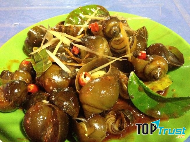 Ốc xào cay