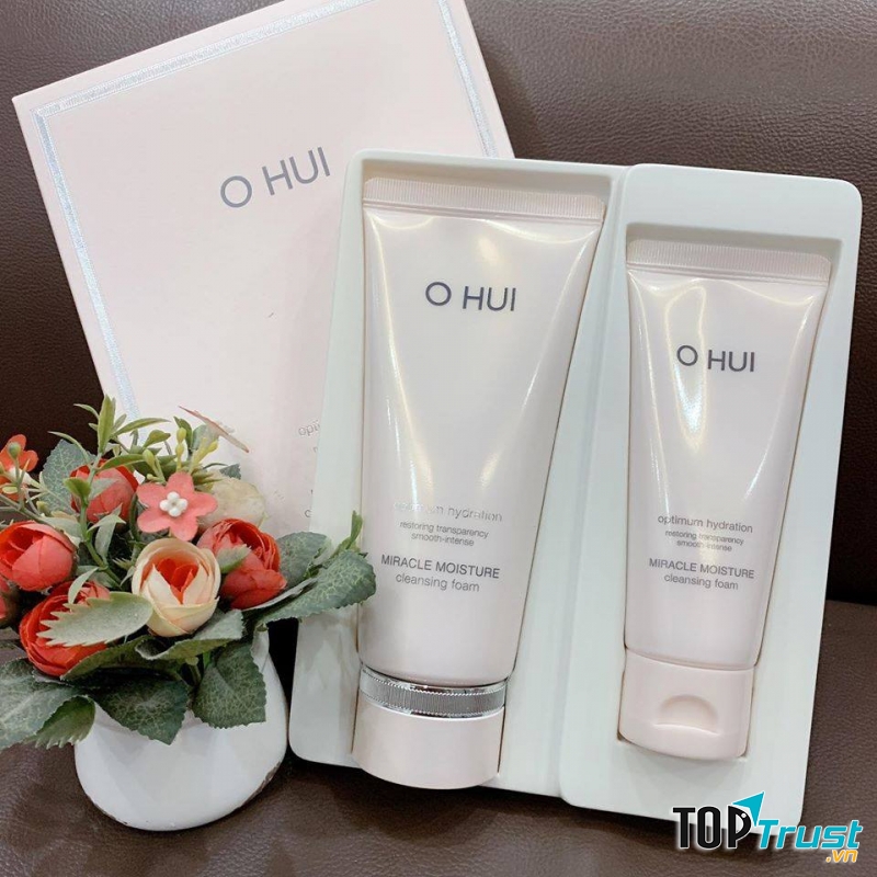 Ohui Miracle Moisture Cleansing Foam